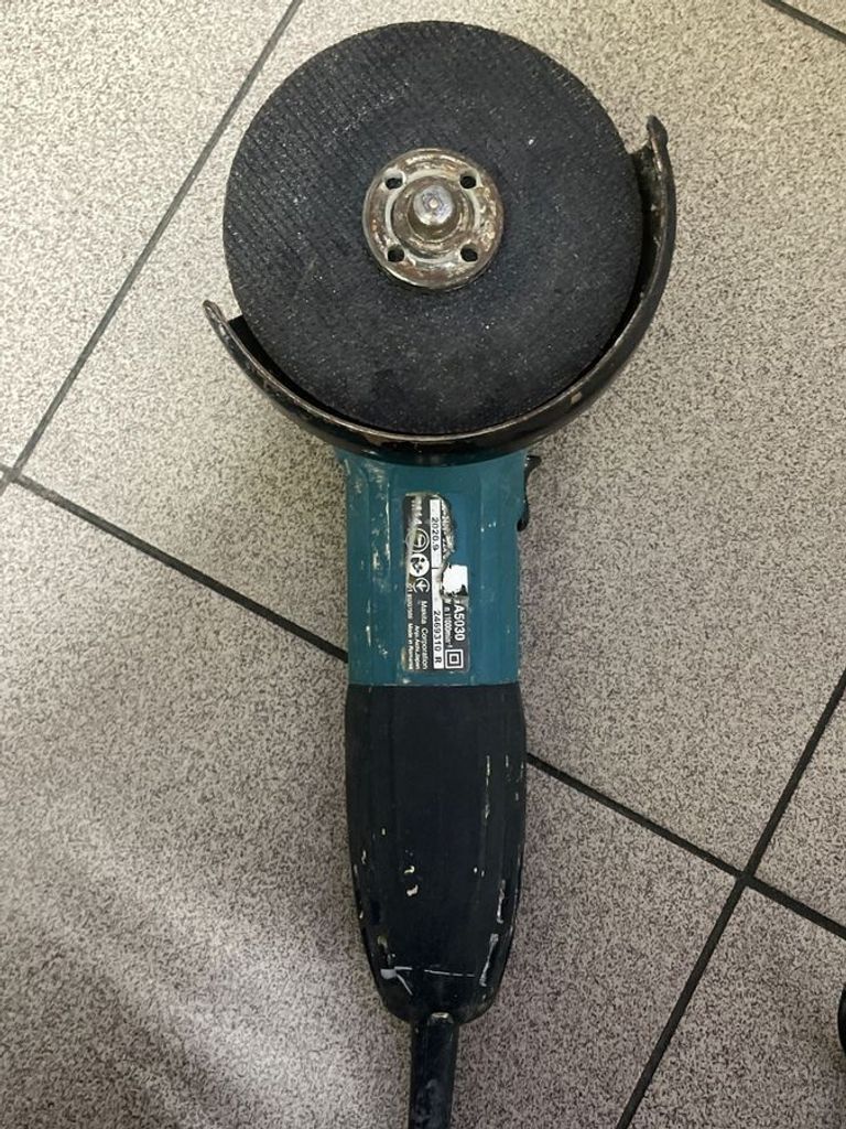Купити Makita GA5030 Б/У