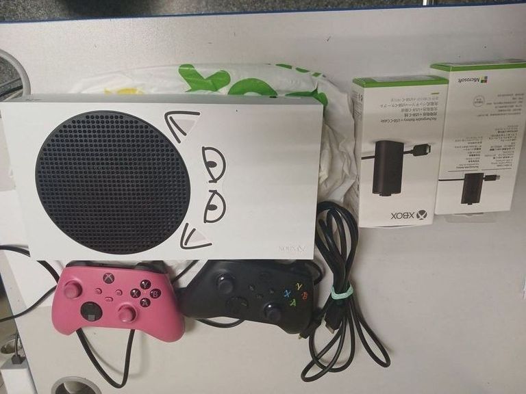 Купить Microsoft Xbox Series S 512GB (889842651386) Б/У