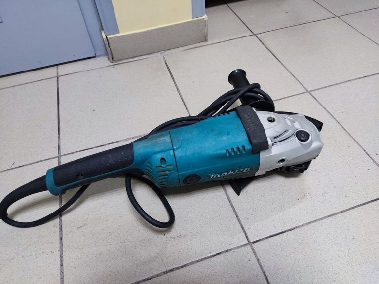 Купити Makita GA9020 Б/У