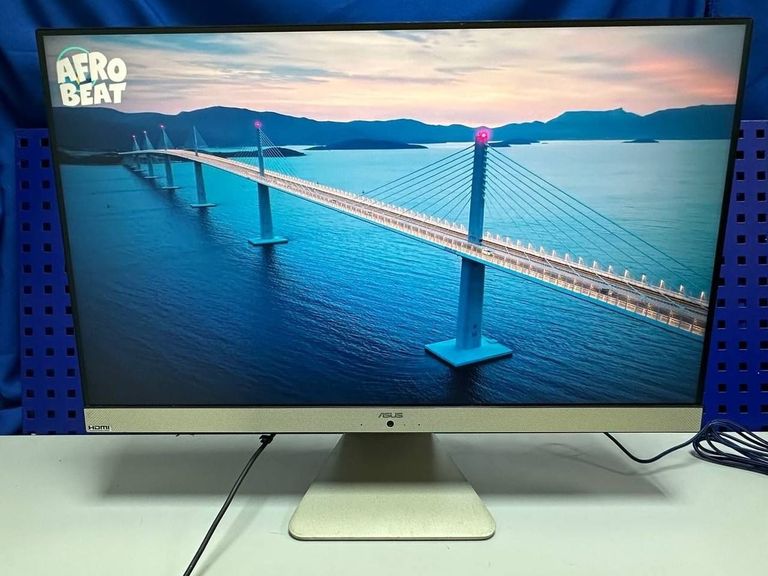 Купить Asus vivo aio 23,8/ryzen 3 3250u/ ram 8gb/ssd 256gb/video radeon vega 3 Б/У