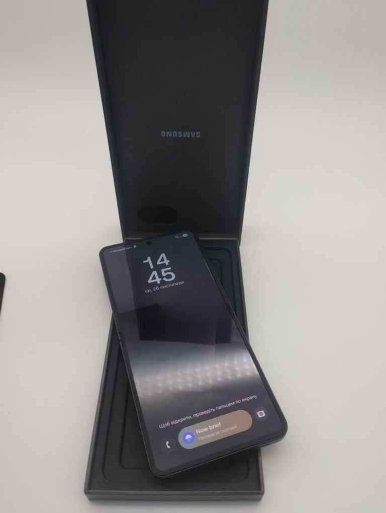 Объявление Samsung galaxy flip7 12/256gb Б/У
