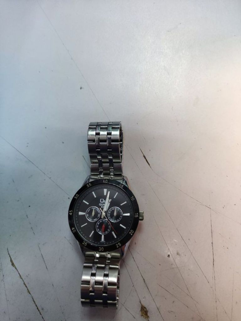 Купити Q&Q ce02j402y Б/У