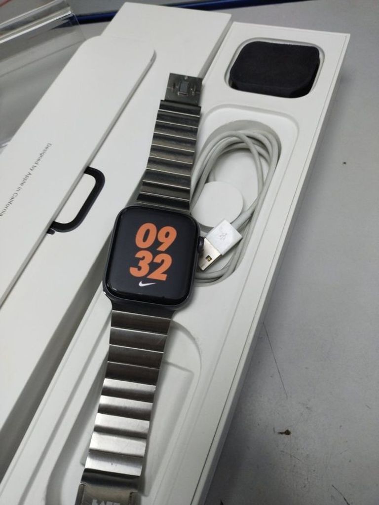 Дешево Apple watch series 4 gps 44mm aluminium case з ломбарду