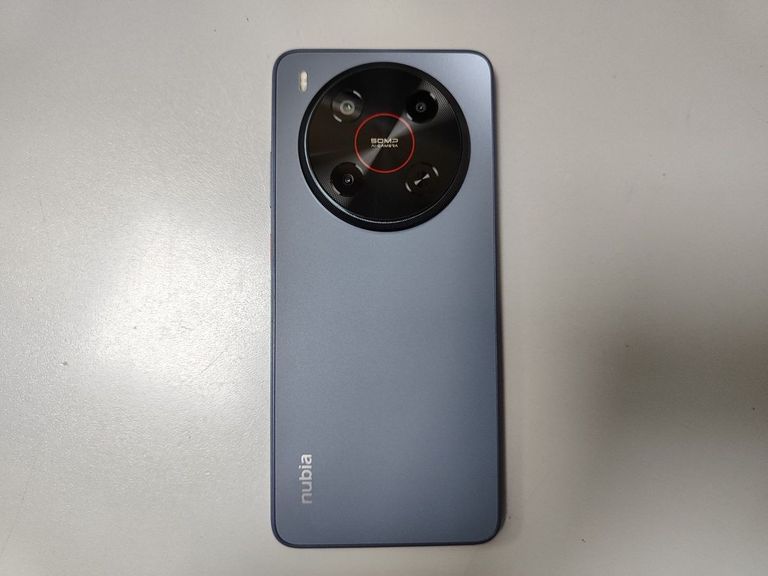 Купити Zte Nubia V70 Max 6/128GB Gray Б/У