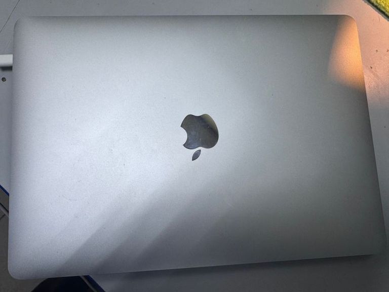 Дешево Apple MacBook Air 13'' Late 2020 з ломбарду