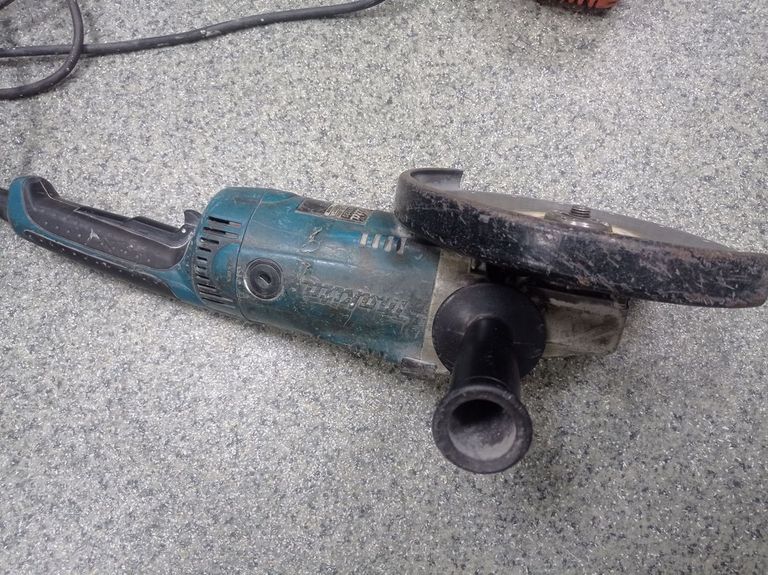 Оголошення Makita GA7020 Б/У