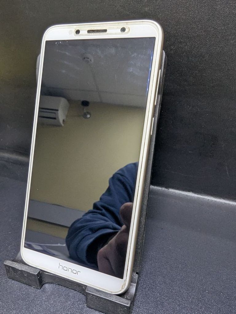 Оголошення Huawei honor 7a 2/16gb Б/У