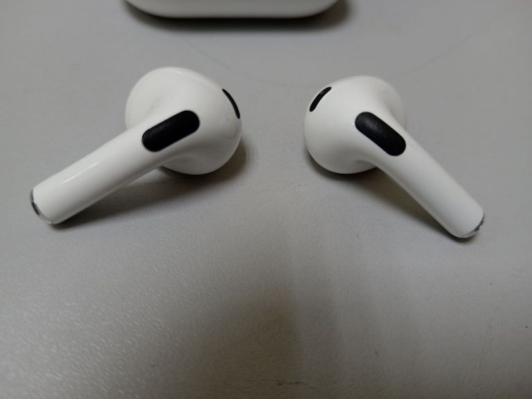 Дешево Apple airpods 3rd generation з ломбарду
