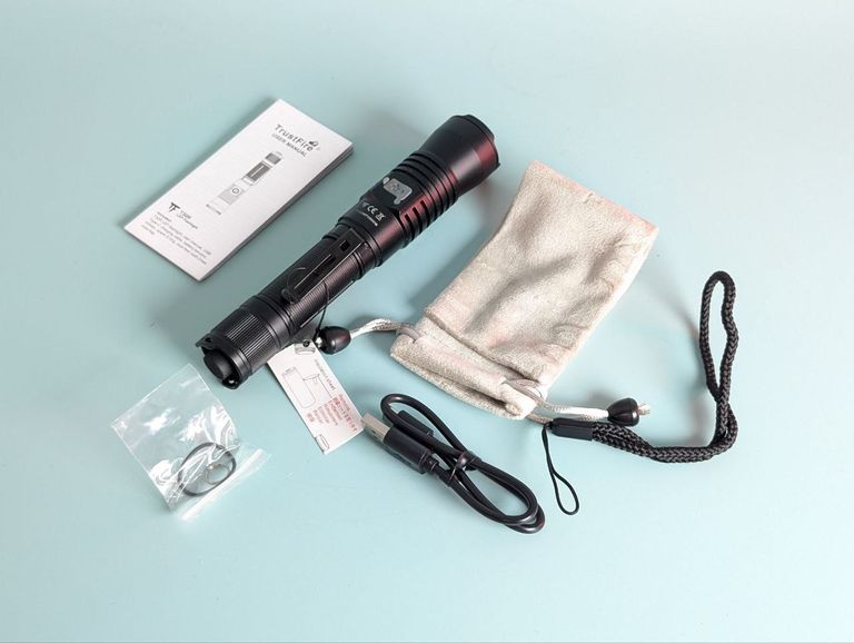 Дешево Фонарь TrustFire T30R — потужний тактичний ліхтар із фокусуванням променя. з ломбарду