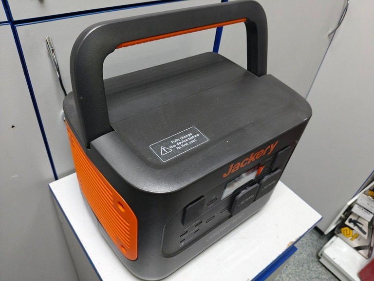 Дешиво Jackery Explorer 1000 PRO с ломбарда