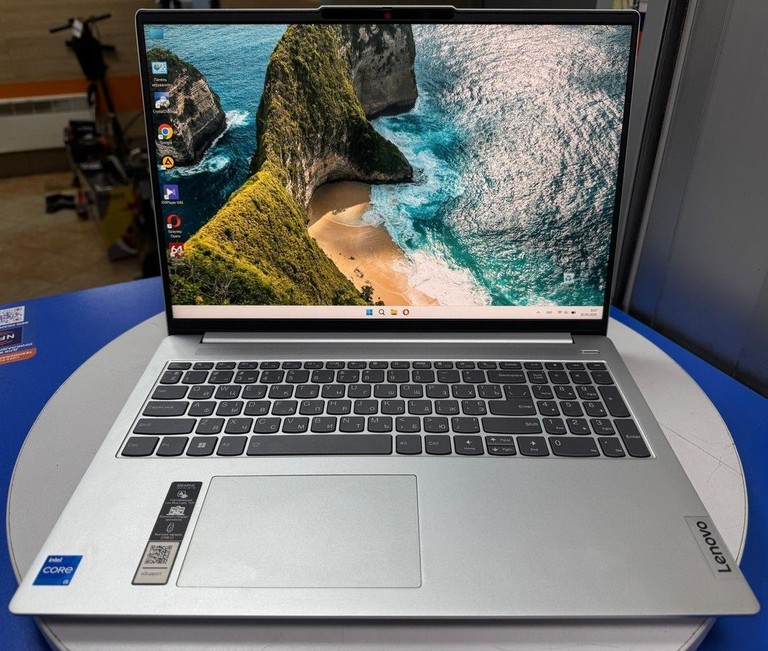 Купити Lenovo 16/core i5-13420h ddr5/16gb ddr5/hdd *відсутній/ssd 512 gb/*інтегрована Б/У