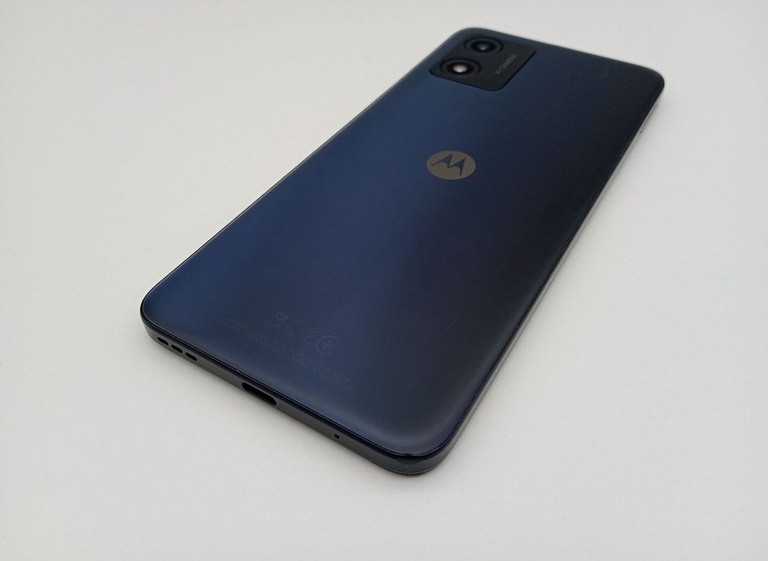 Дешево Motorola moto e13 8/128gb xt2345-3 з ломбарду