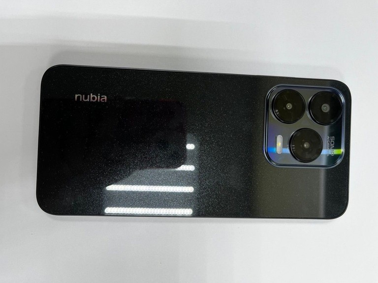 Купить Zte Nubia V70 Design 8/256GB Gray Б/У