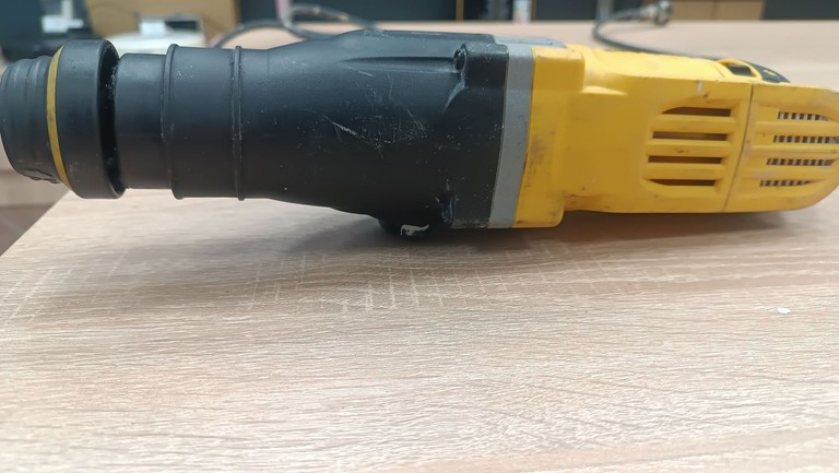 Дешево Dewalt D25143K з ломбарду
