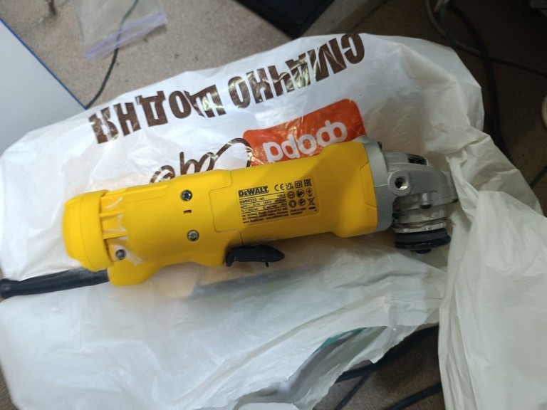 Купити Dewalt DWE4233 Б/У