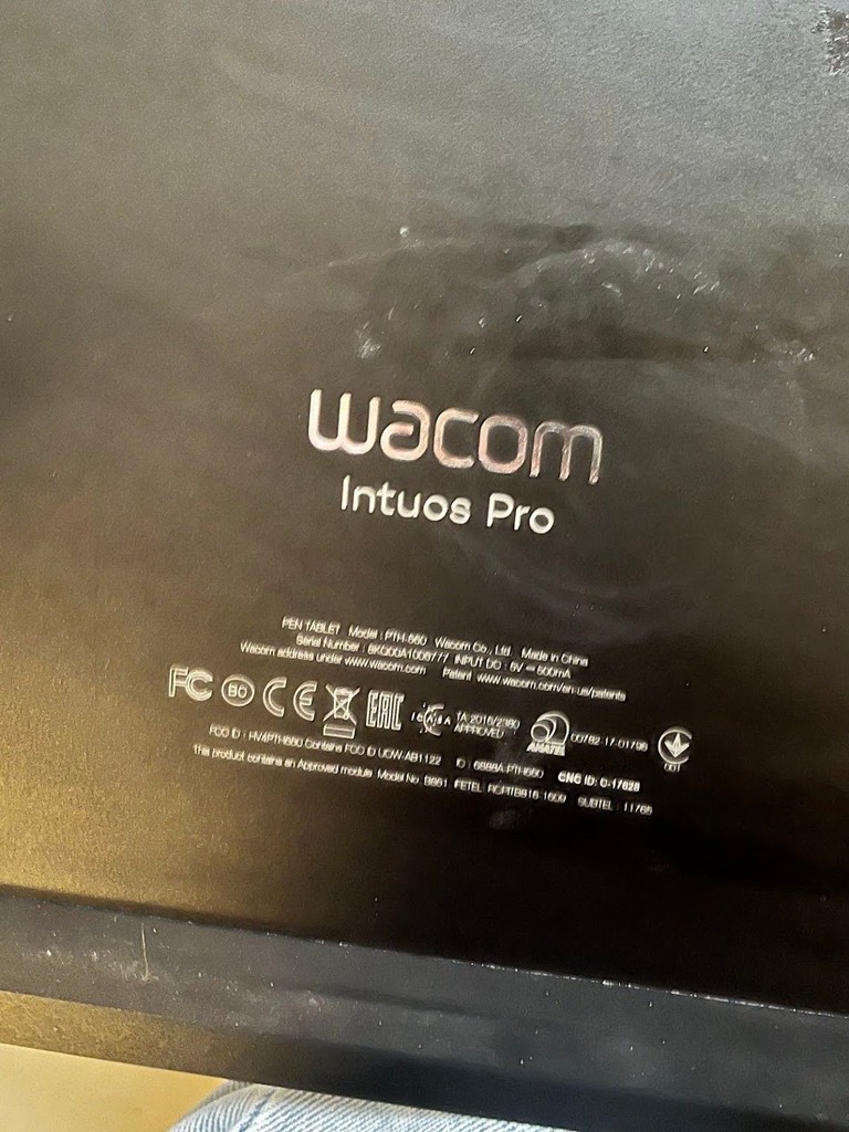 Дешево Wacom Intuos Pro M з ломбарду
