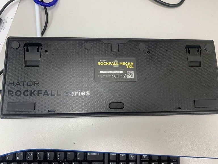 Купити Hator rockfall 2 mecha tkl Б/У