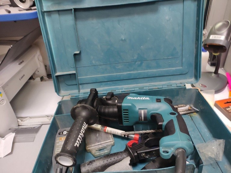 Купити Makita HR1830 Б/У