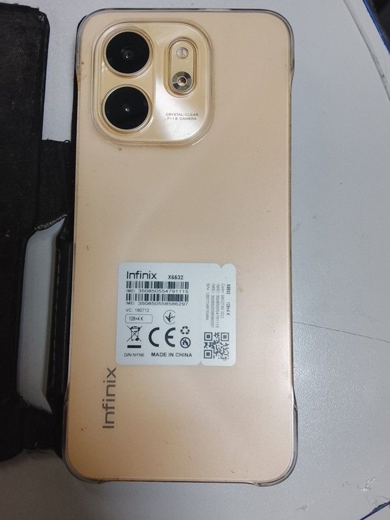 Дешево Infinix smart 9 4/128gb з ломбарду