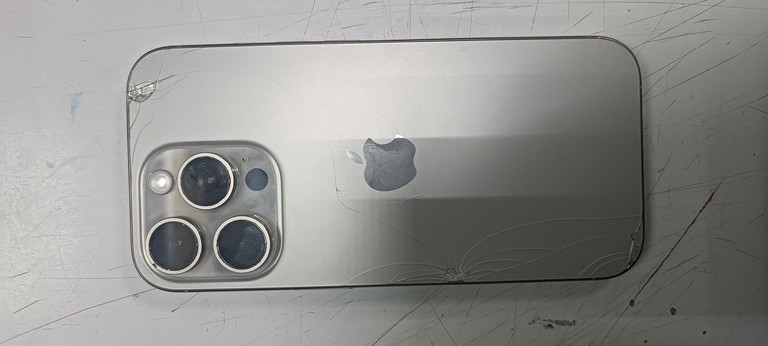 Купити Apple iphone 16 pro 256gb Б/У
