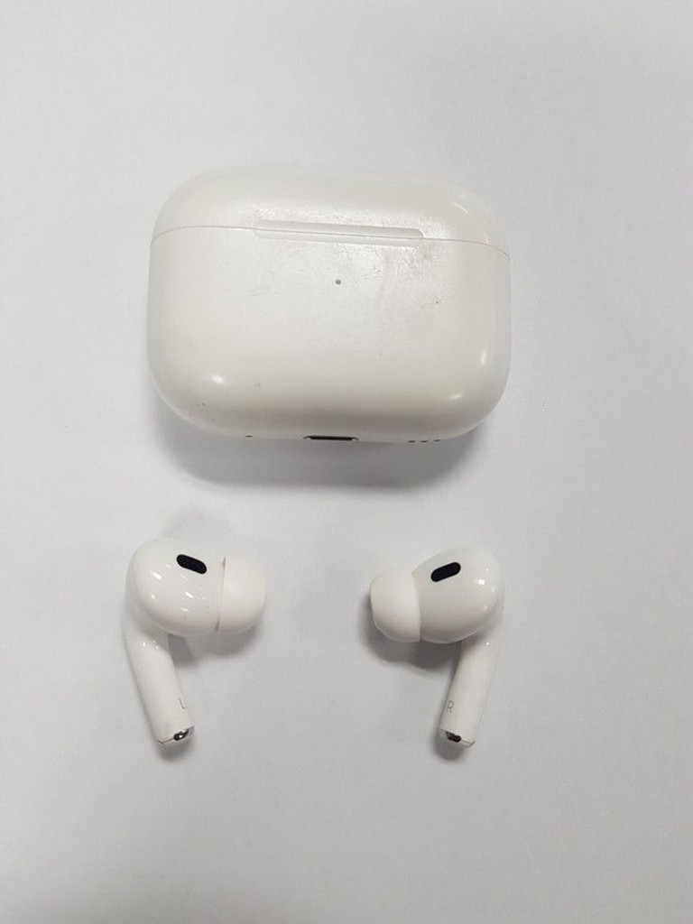 Дешево Apple airpods pro 2nd generation with magsafe charging case usb-c з ломбарду