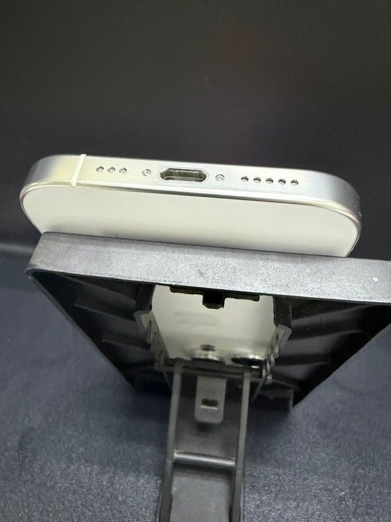 Apple iphone 16 pro 128gb Код:01-201064823. Зображення 5