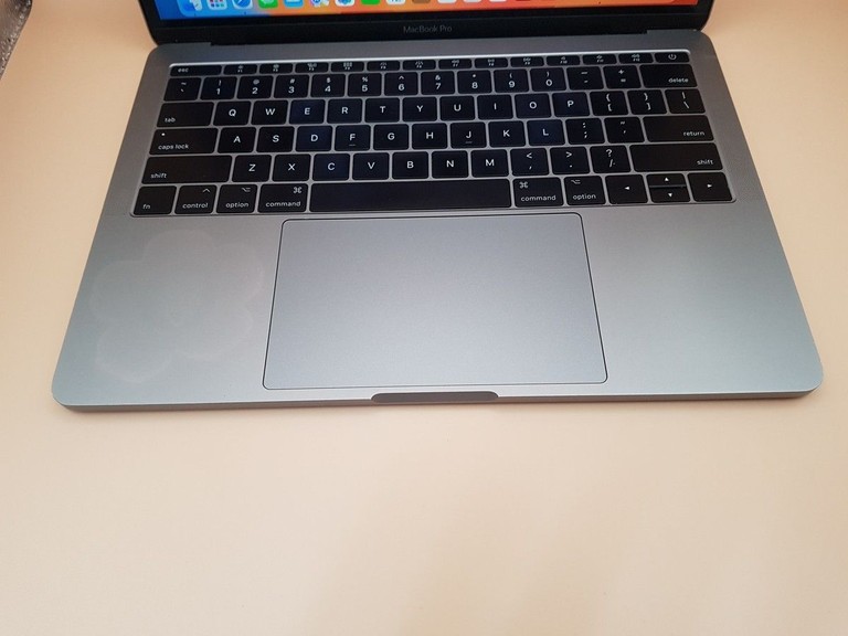 Оголошення Apple a1708 /macbook pro 13,3" core i5 2,3ghz/ram8gb/ssd 256gb/intel iris plus graphics 640 Б/У