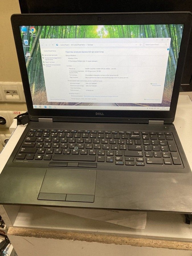 Дешиво Dell 15/core i5 6300u ddr3/8gb ddr3/hdd *відсутній/ssd 256 gb/*інтегрована с ломбарда