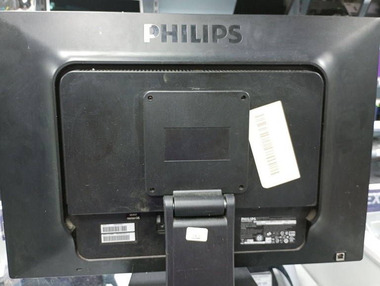 Оголошення Philips brilliance 220 bw Б/У