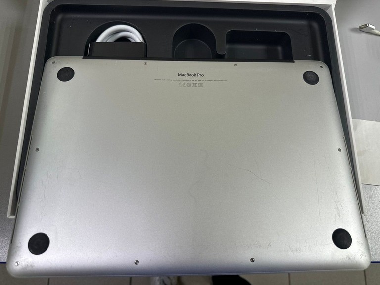 Дешево Apple macbook pro a1502 екр. 13,3/core i5 2,6ghz/ram8gb/ssd128gb/retina/intel iris з ломбарду