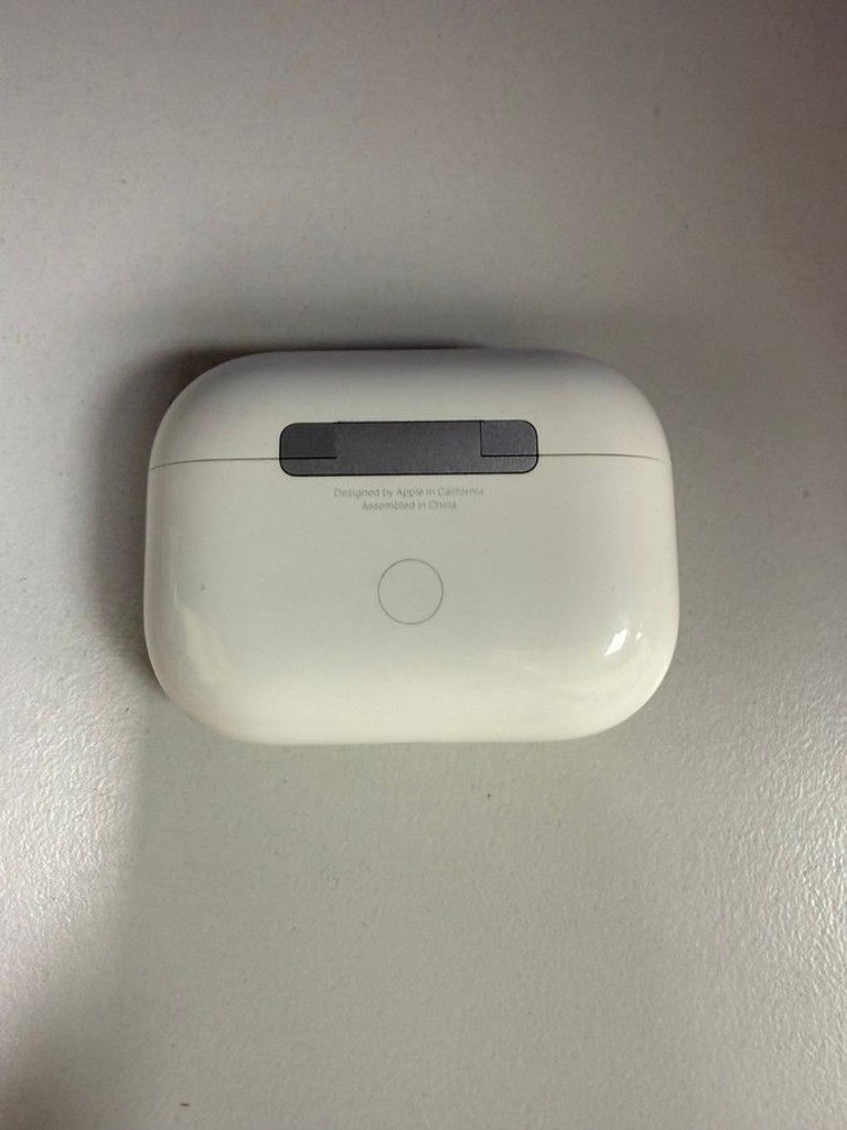 Оголошення Apple airpods pro 2nd generation with magsafe charging case usb-c Б/У