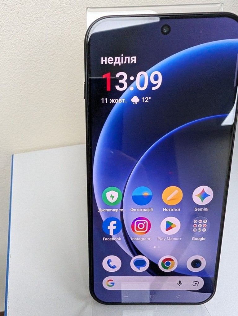 Оголошення Oneplus 15 16/512GB Purple Б/У