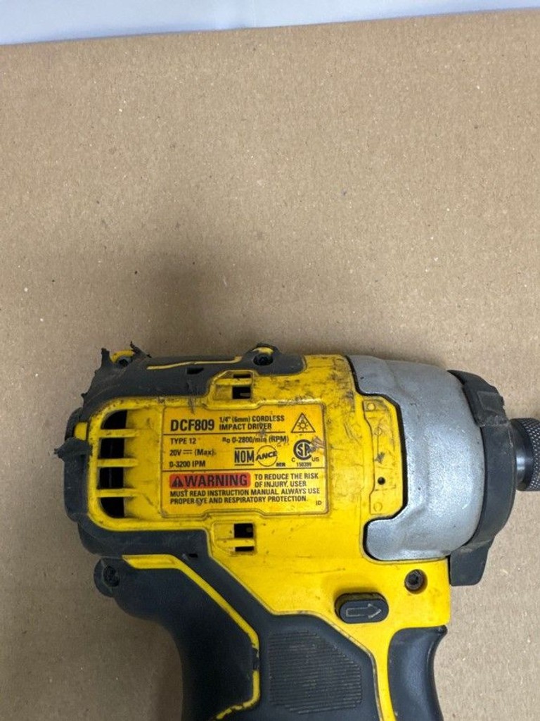 Дешево Dewalt dcf809 1акб 6ah зп з ломбарду