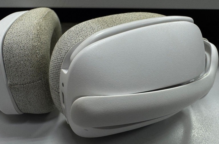 Распродажа Logitech zone vibe 100, продавец Техноскарб