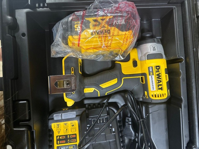 Дешево Dewalt DCK266P2 з ломбарду
