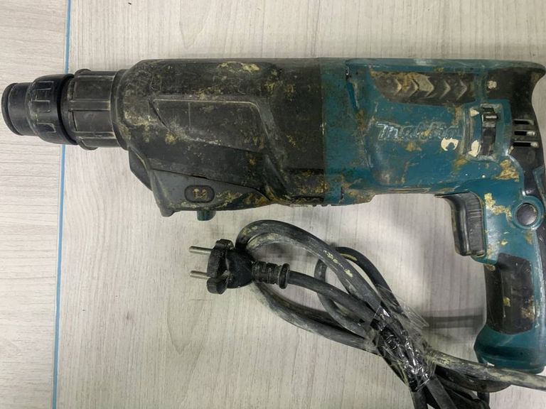 Дешево Makita HR2610 з ломбарду