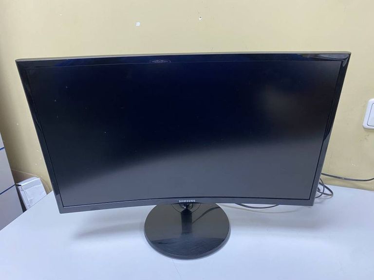 Дешиво Samsung c24f390f с ломбарда