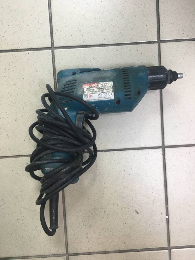 Makita 6821