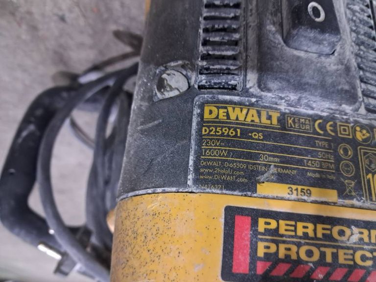 Дешиво Dewalt d25961 с ломбарда