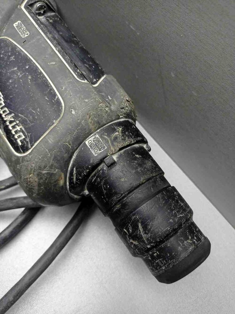 Дешево Makita HR2470 з ломбарду