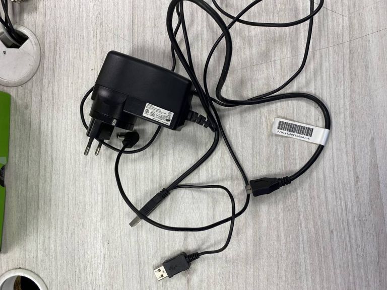 Дешево Acer C120 (EY.JE001.002) з ломбарду