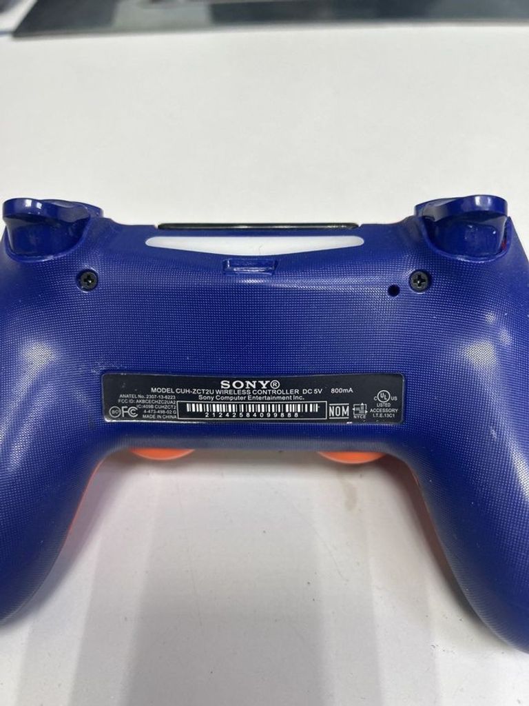 Купить Sony dualshock 4 v2 Б/У