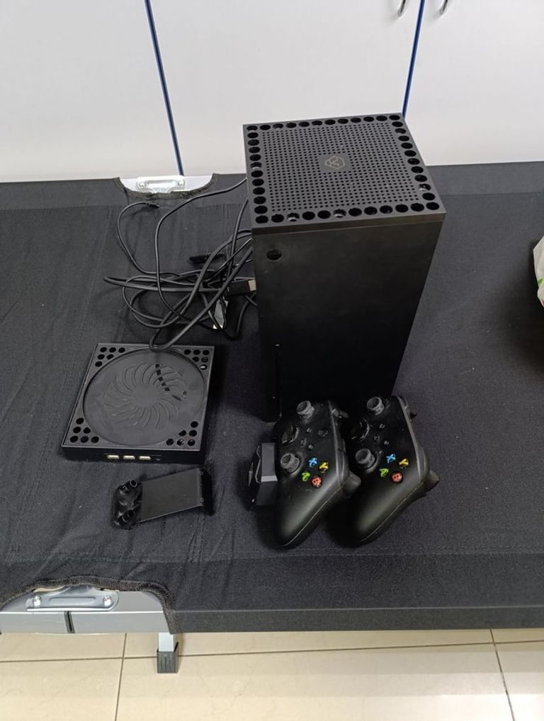 Купить Microsoft xbox series x 1tb Б/У