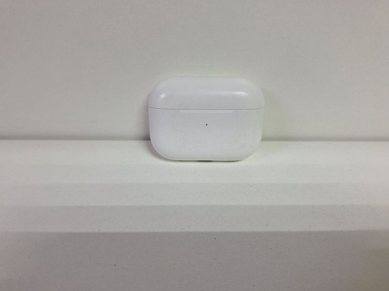 Купить Apple airpods pro 2nd generation with magsafe charging case usb-c Б/У