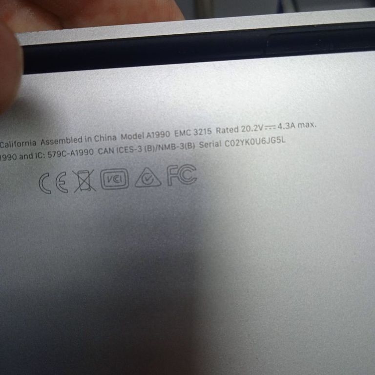 Apple macbook pro/a1990/ core i7 2,2ghz/ ram16gb/ ssd256gb/ amd pro 555x 4gb/ retina, touch bar Код:01-200753345. Изображение 7