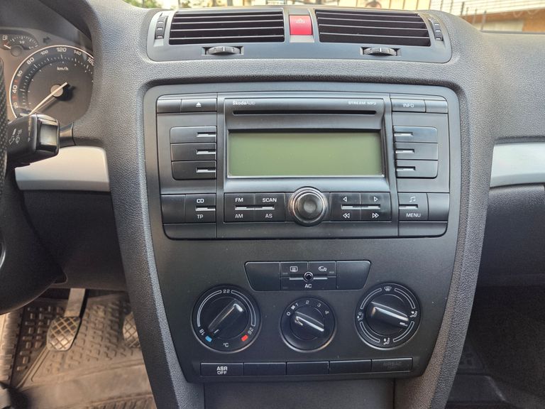 Купить Stream MP3 на Skoda Octavia A5 Б/У