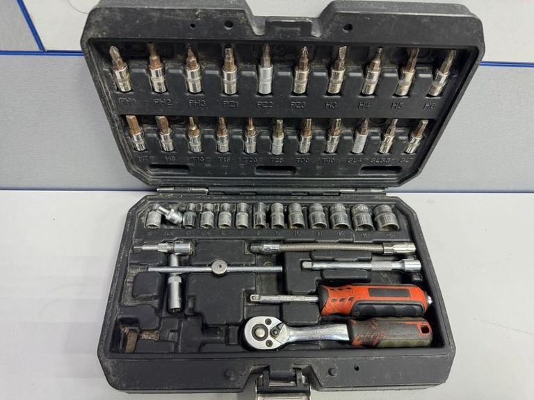 Дешево Dnipro M 46pcs з ломбарду