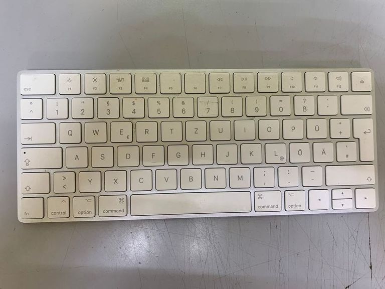 Дешево Apple magic keyboard з ломбарду