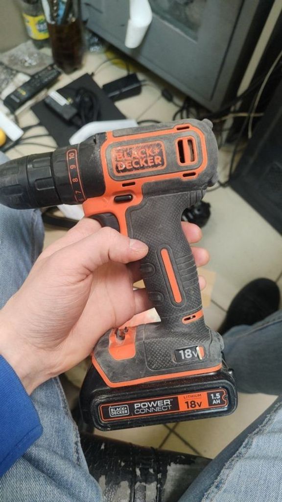 Оголошення Black&Decker bdcdc18kb Б/У