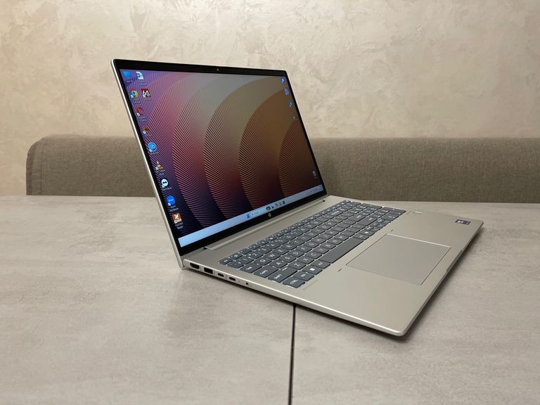 Дешиво HP ProBook 460 G11, 16" с ломбарда